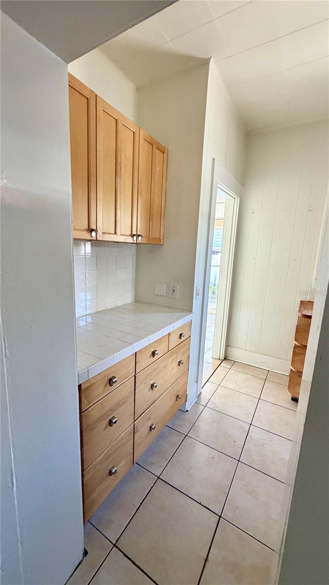Image 12 of 30 For 640 9th Avenue N