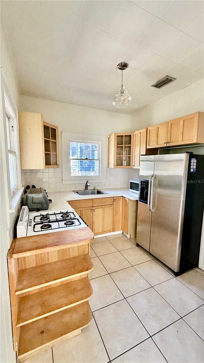 Image 15 of 30 For 640 9th Avenue N