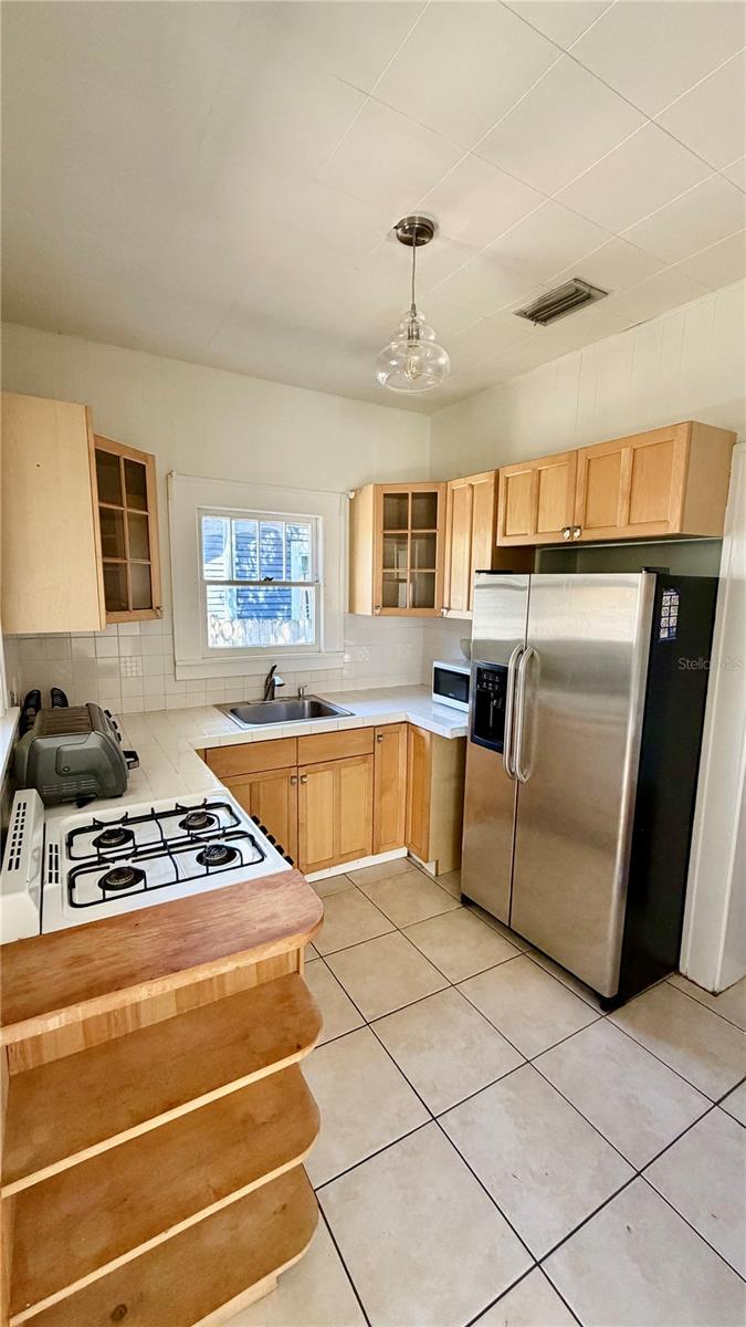 Image 16 of 30 For 640 9th Avenue N