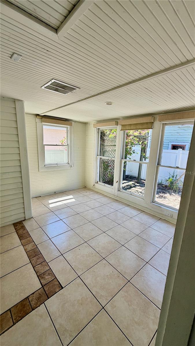 Image 17 of 30 For 640 9th Avenue N