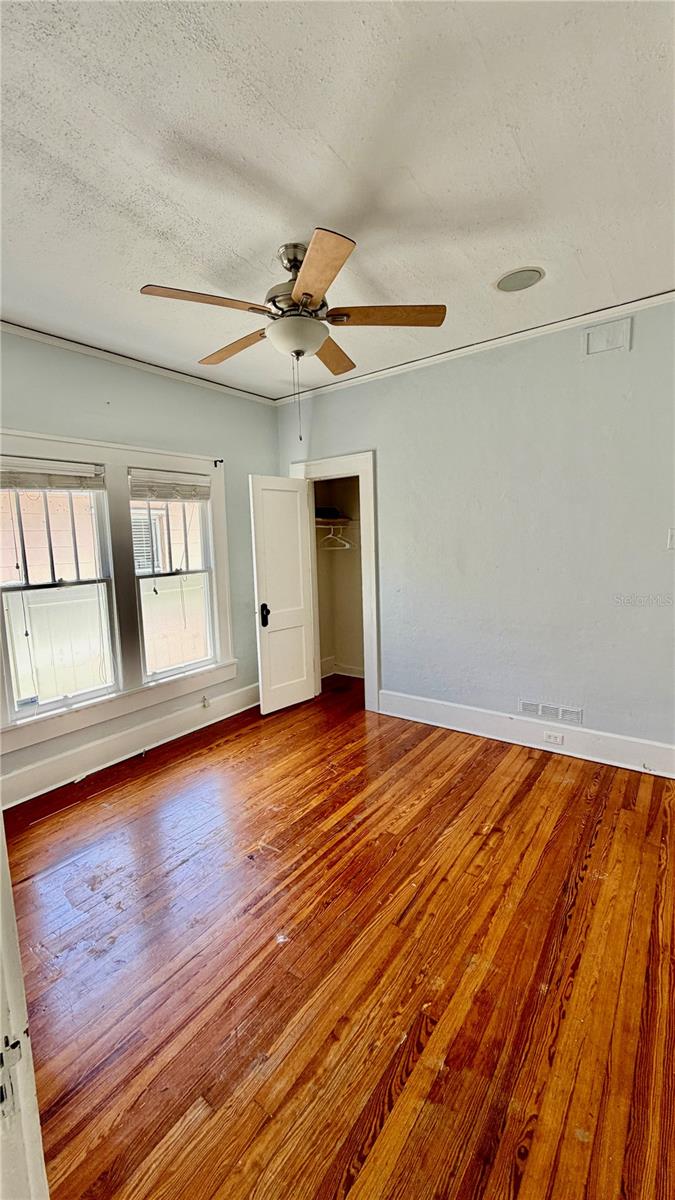 Image 20 of 30 For 640 9th Avenue N