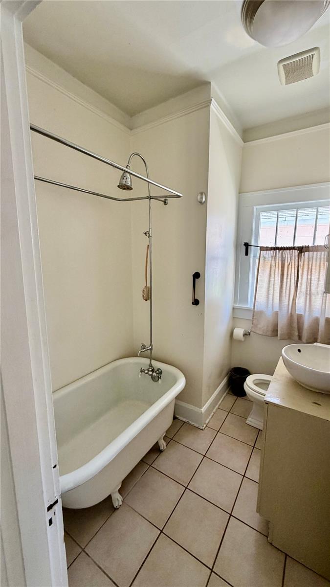 Image 21 of 30 For 640 9th Avenue N