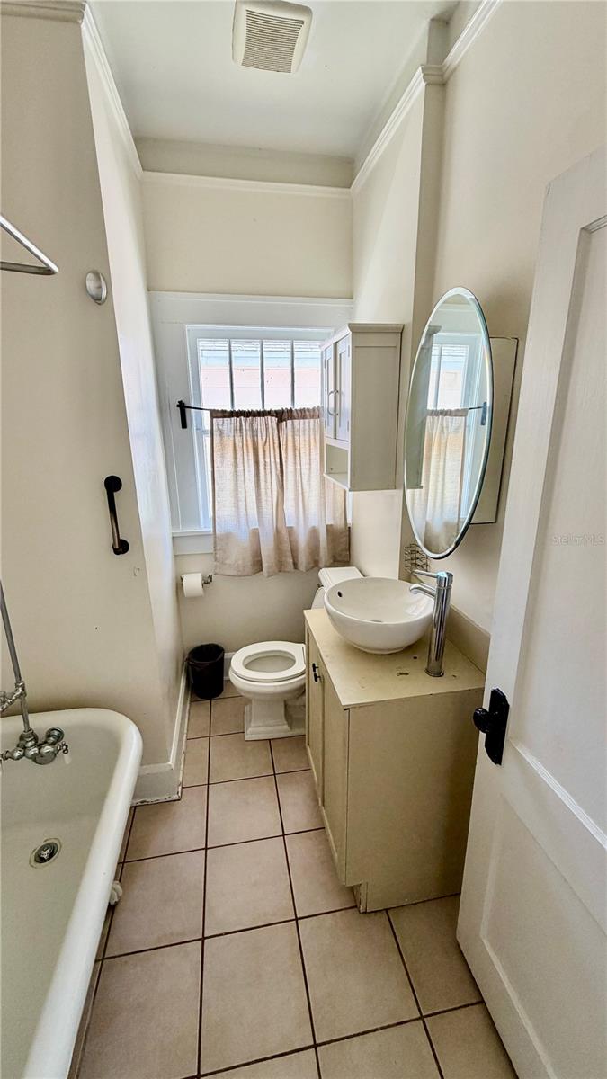 Image 22 of 30 For 640 9th Avenue N