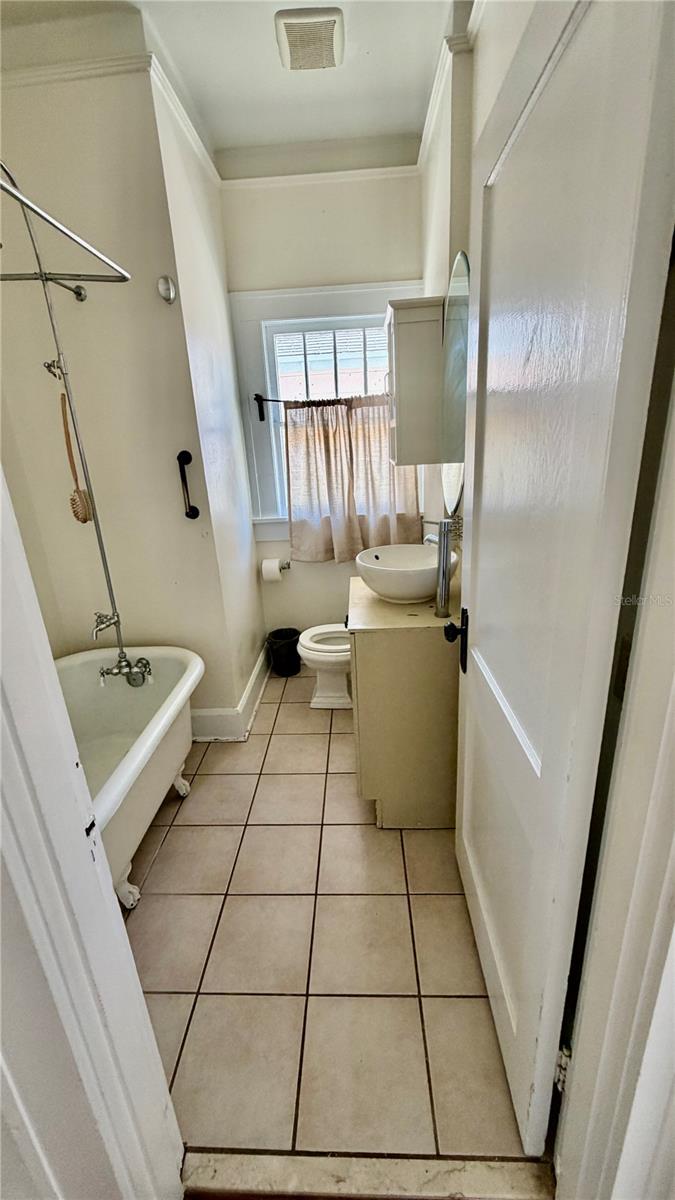 Image 23 of 30 For 640 9th Avenue N