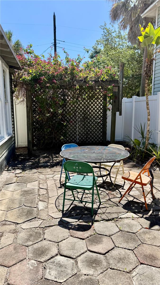 Image 26 of 30 For 640 9th Avenue N