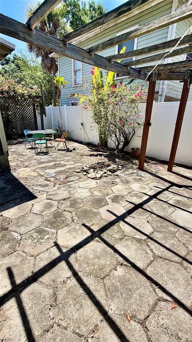 Image 28 of 30 For 640 9th Avenue N