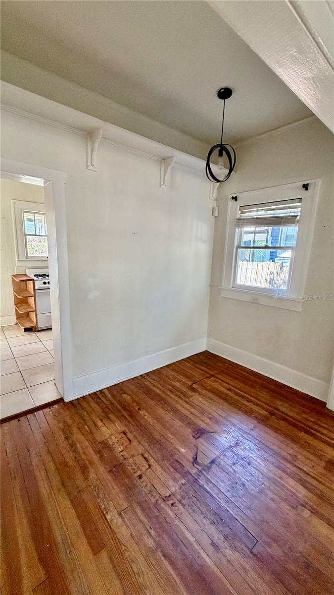 Image 6 of 30 For 640 9th Avenue N