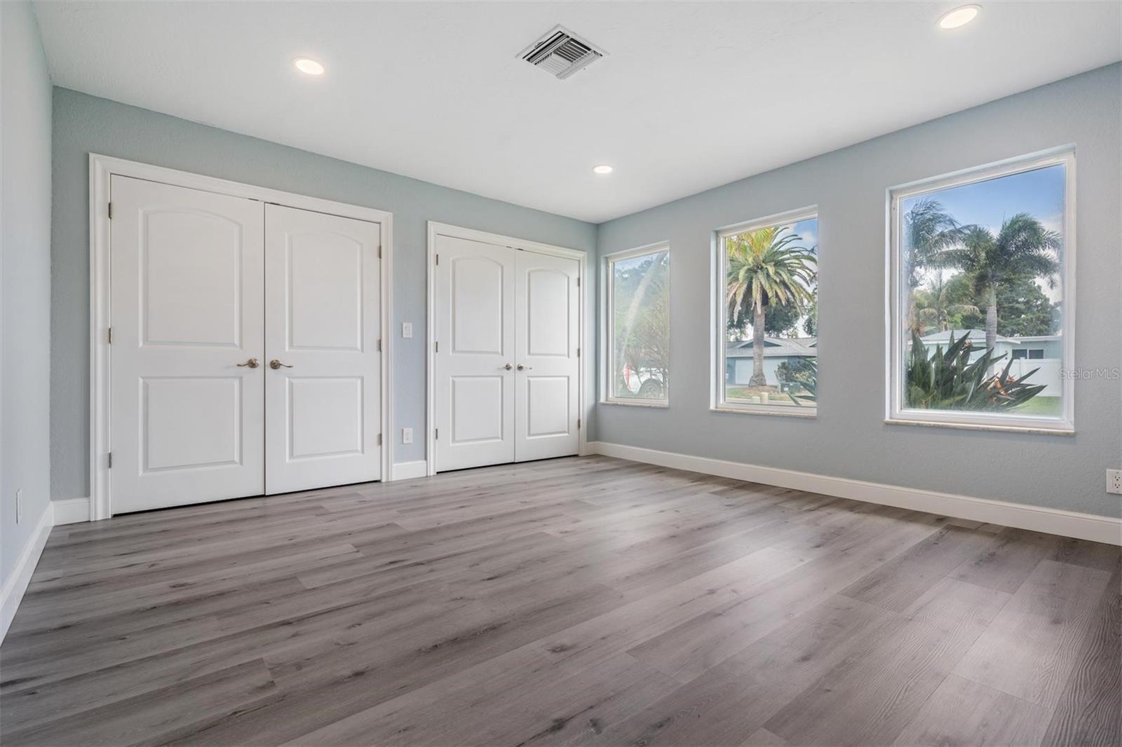 Image 6 of 58 For 11599 Grove Street