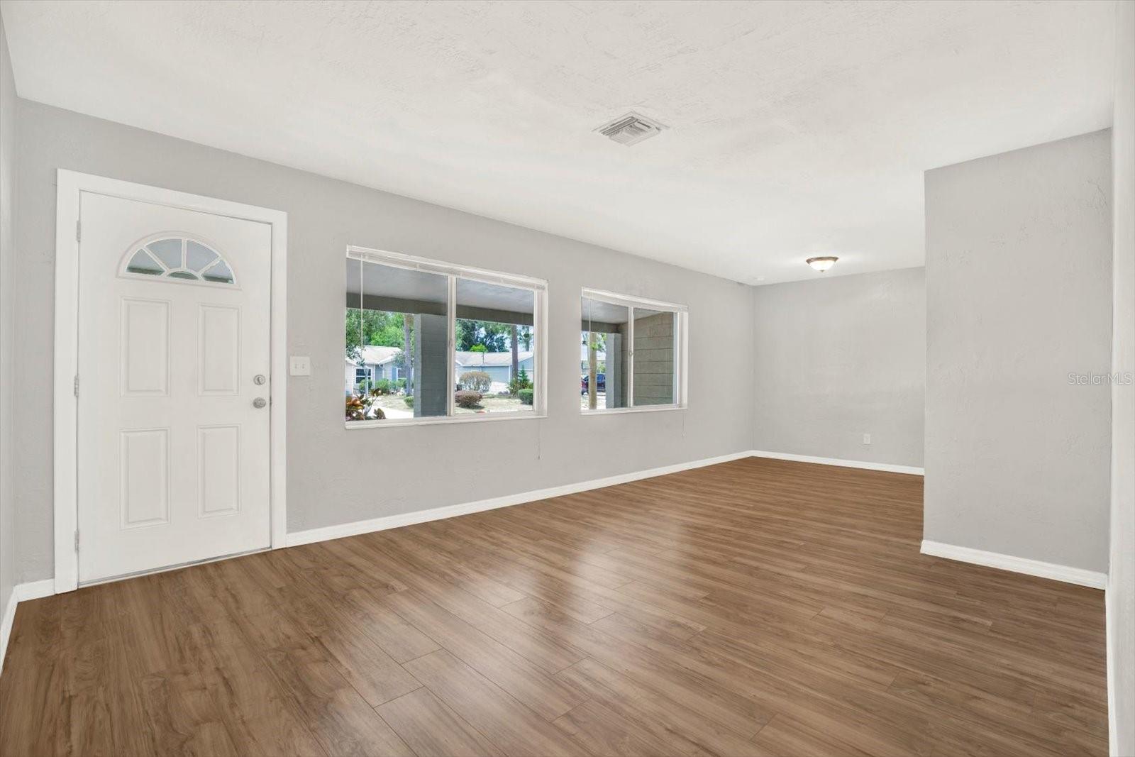 Image 10 of 50 For 4927 33rd Street N