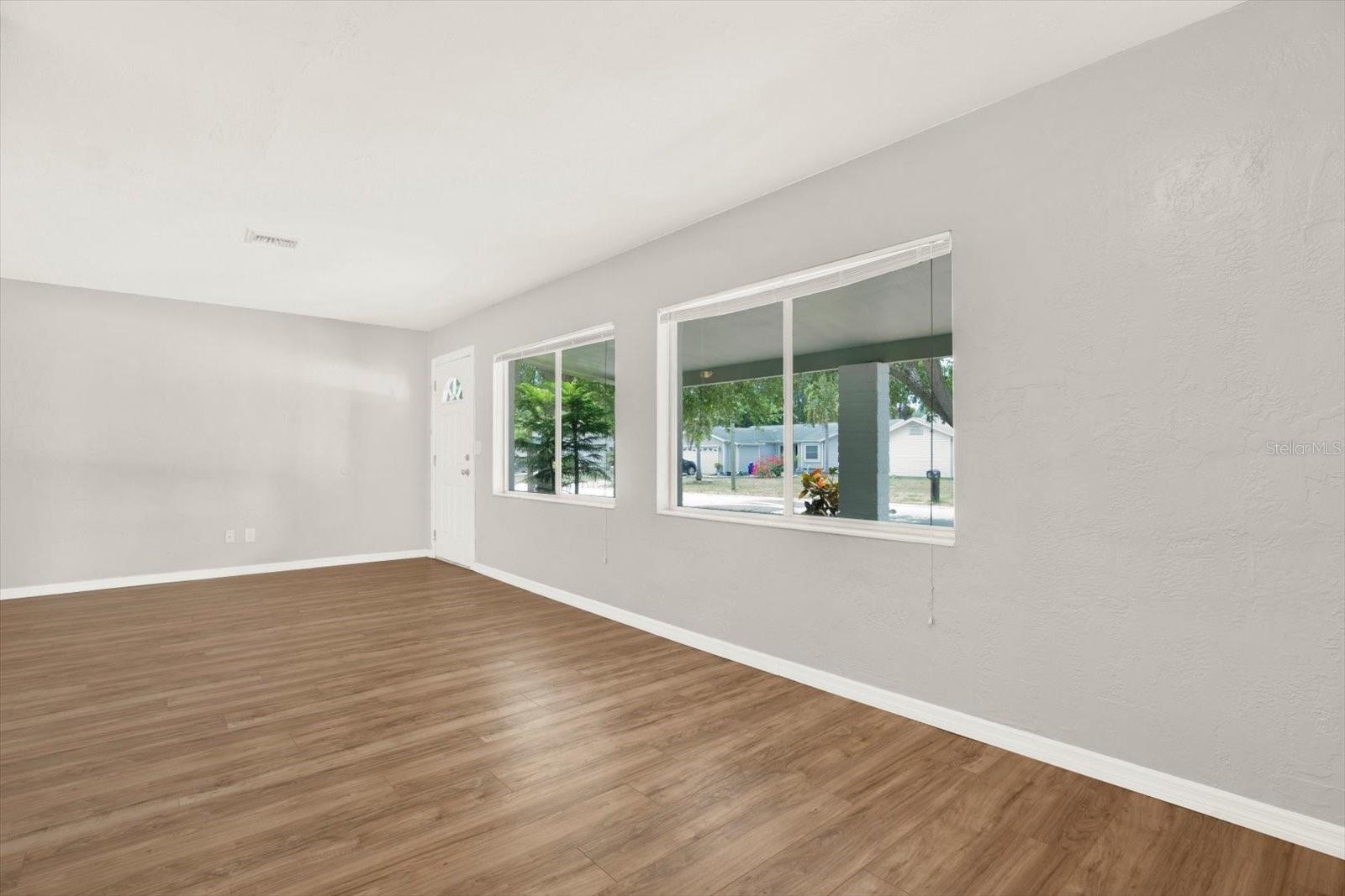 Image 12 of 50 For 4927 33rd Street N