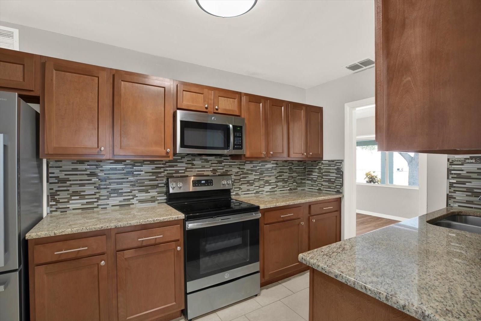 Image 15 of 50 For 4927 33rd Street N