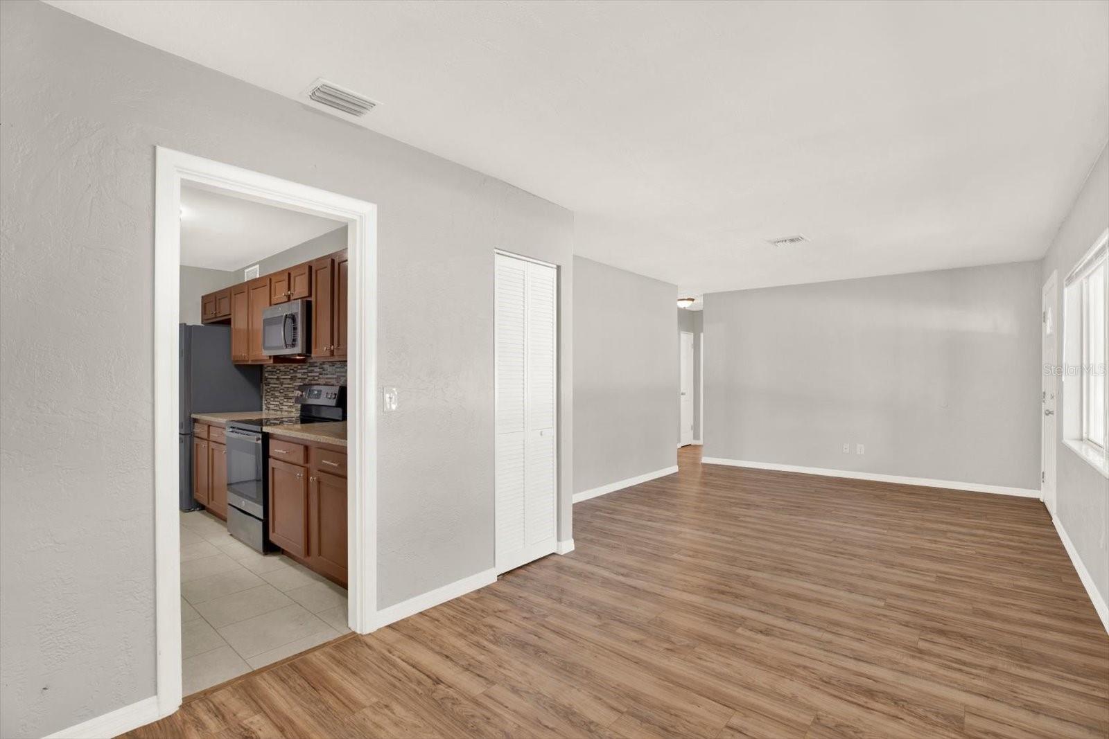 Image 16 of 50 For 4927 33rd Street N