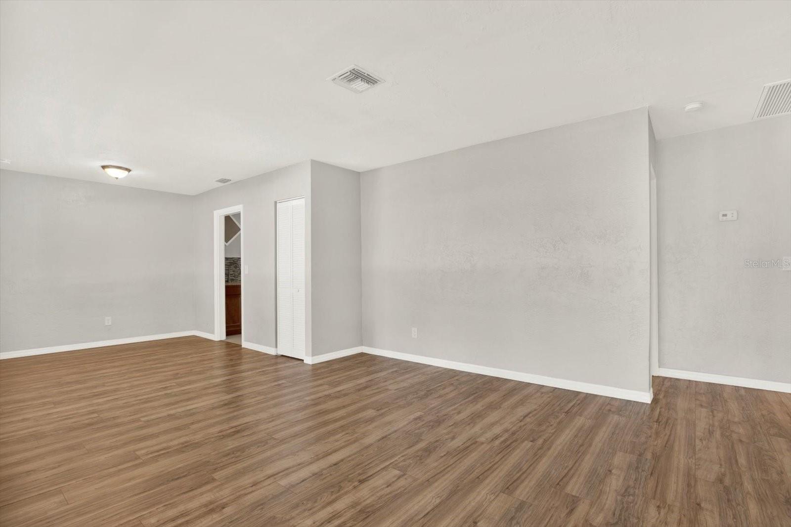 Image 17 of 50 For 4927 33rd Street N