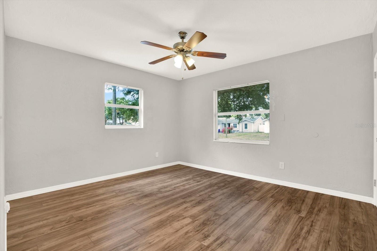 Image 19 of 50 For 4927 33rd Street N
