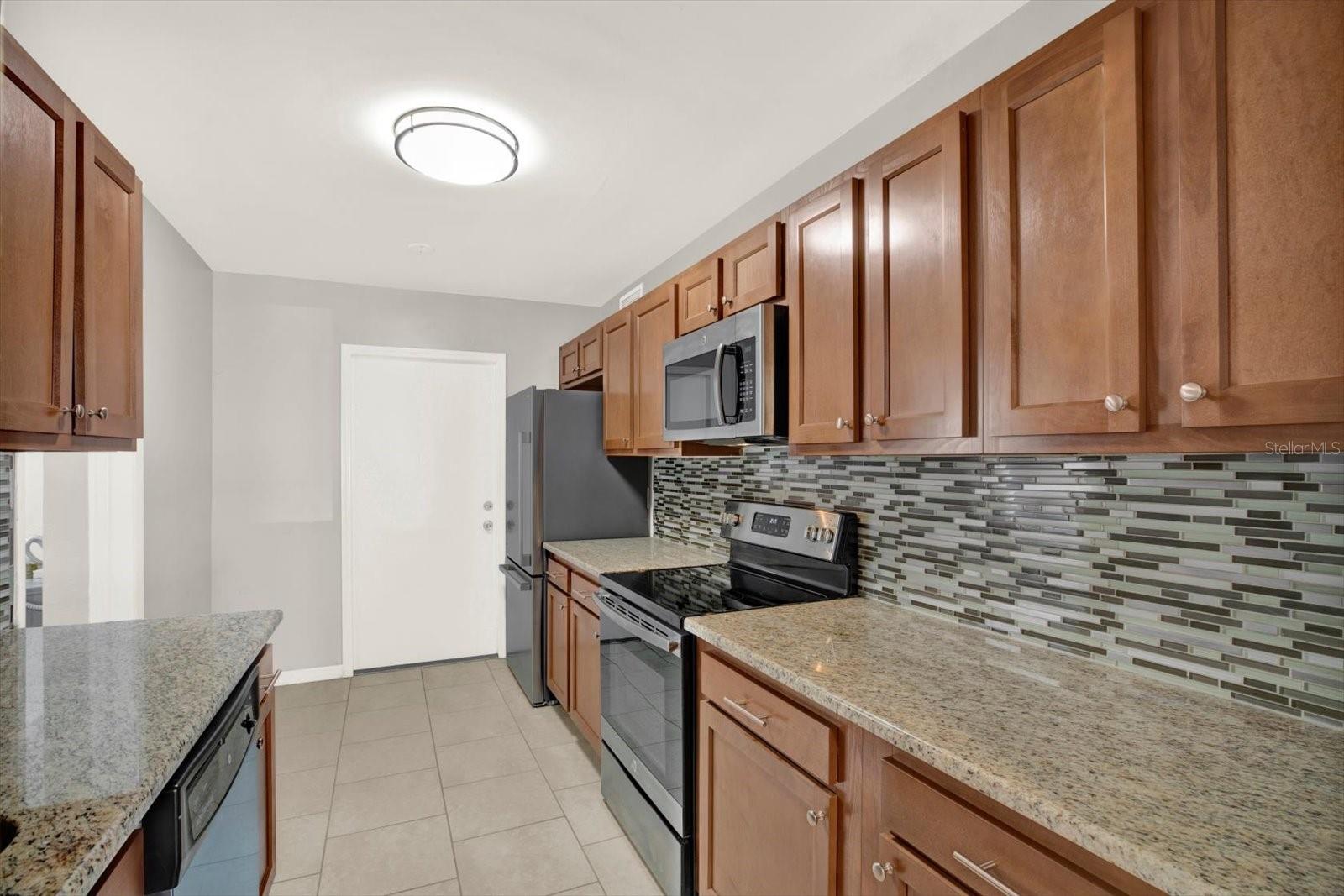 Image 25 of 50 For 4927 33rd Street N