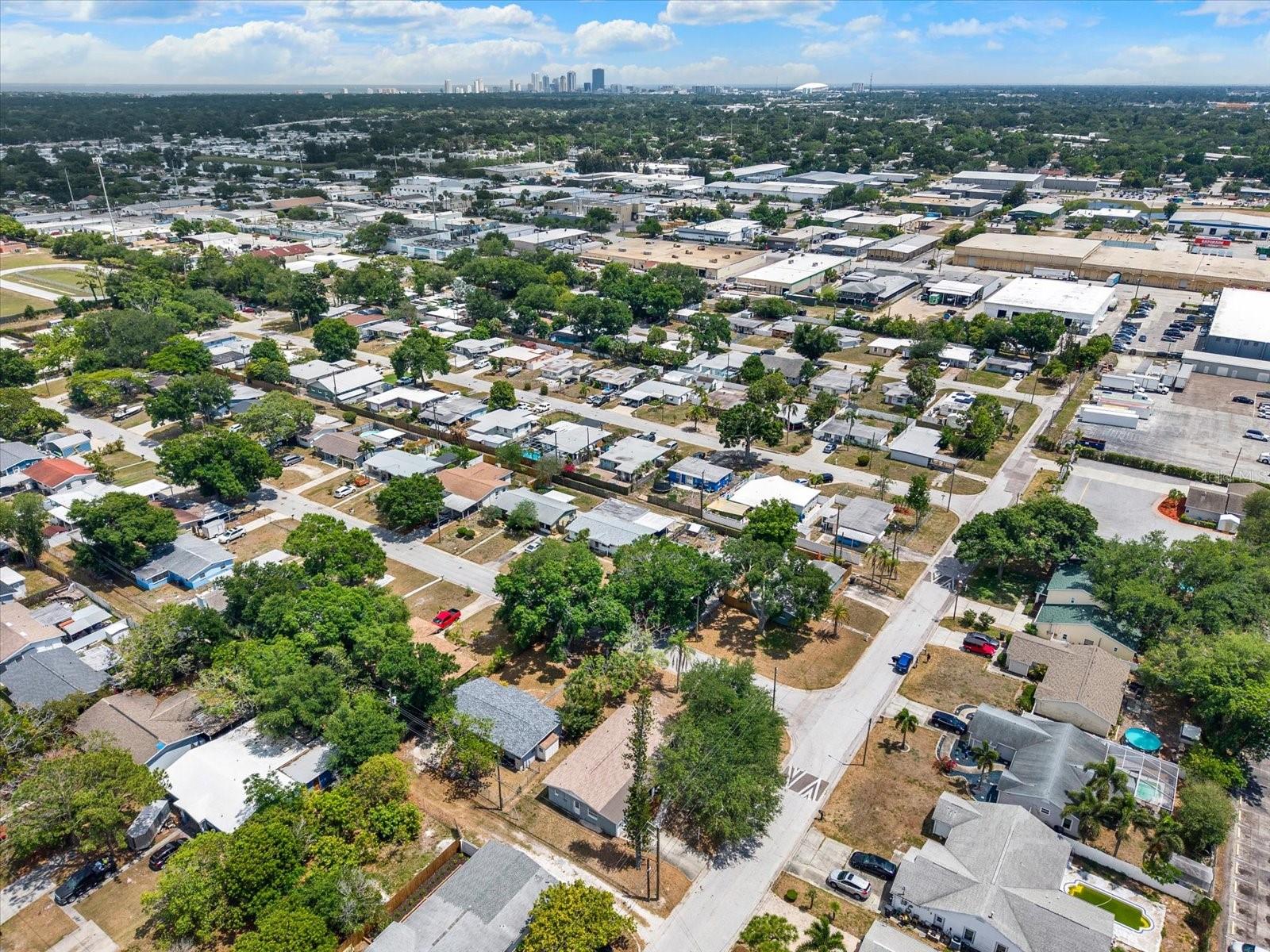 Image 36 of 50 For 4927 33rd Street N