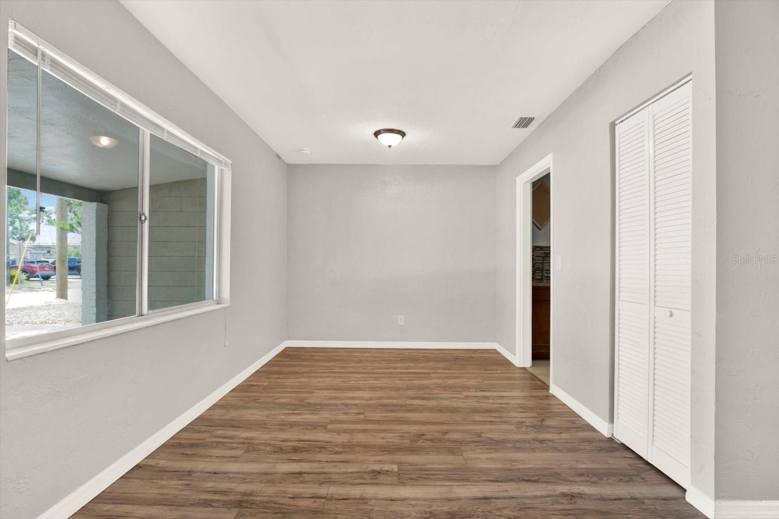 Image 7 of 50 For 4927 33rd Street N