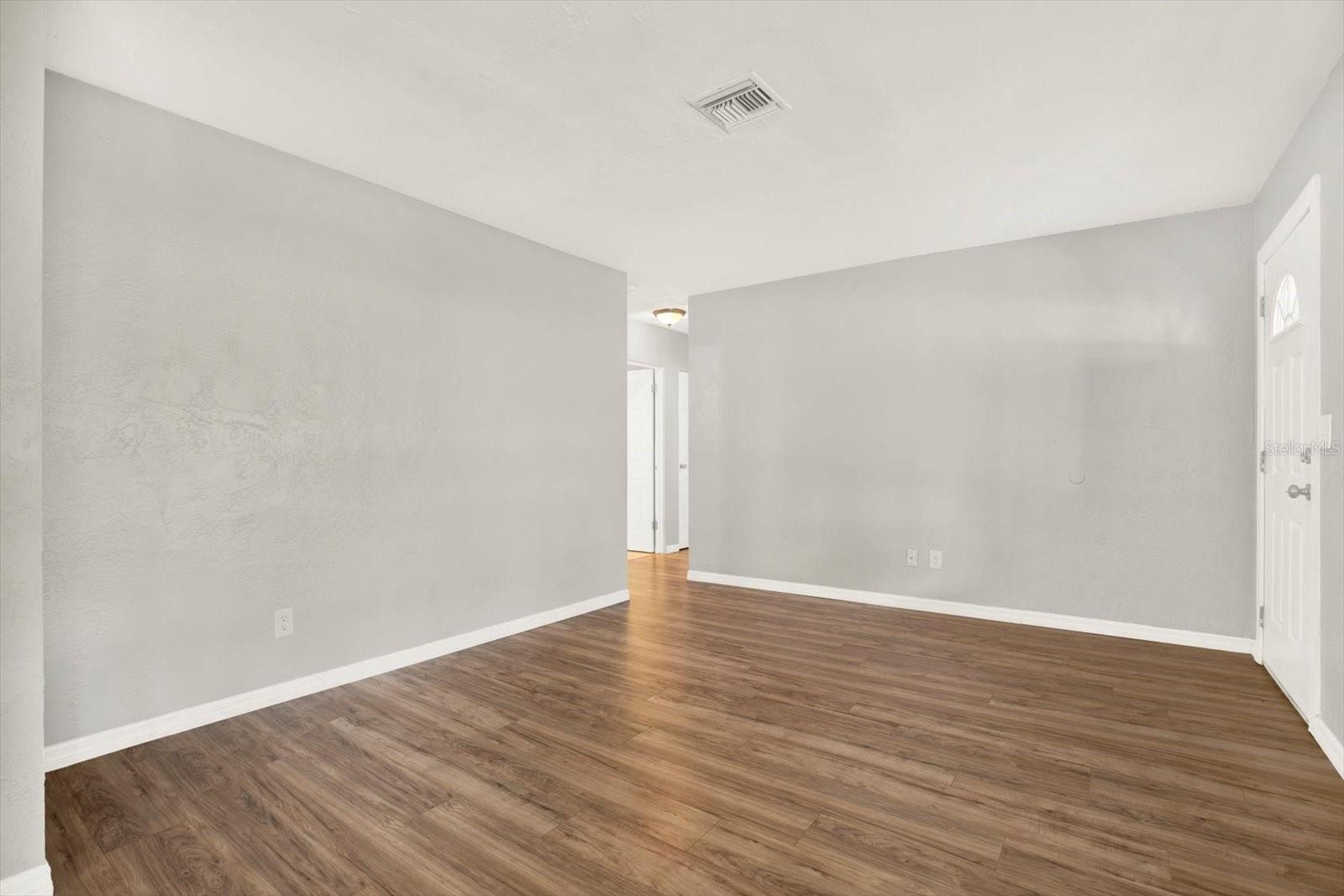 Image 8 of 50 For 4927 33rd Street N