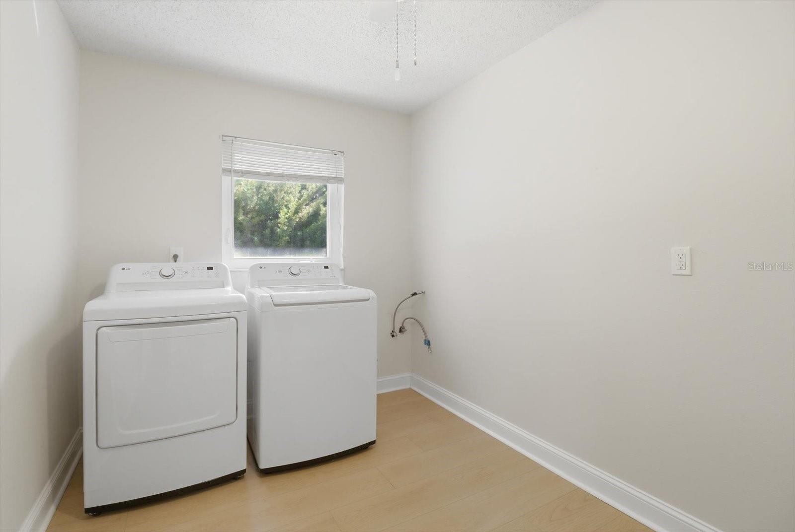 Image 33 of 62 For 11857 Riverhaven Drive
