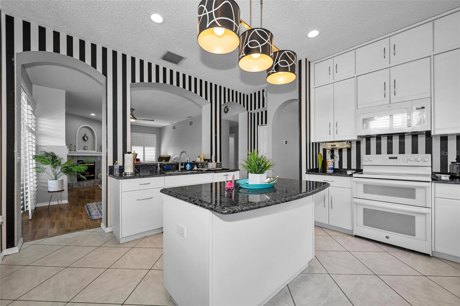Image 8 of 62 For 19313 Aqua Springs Drive