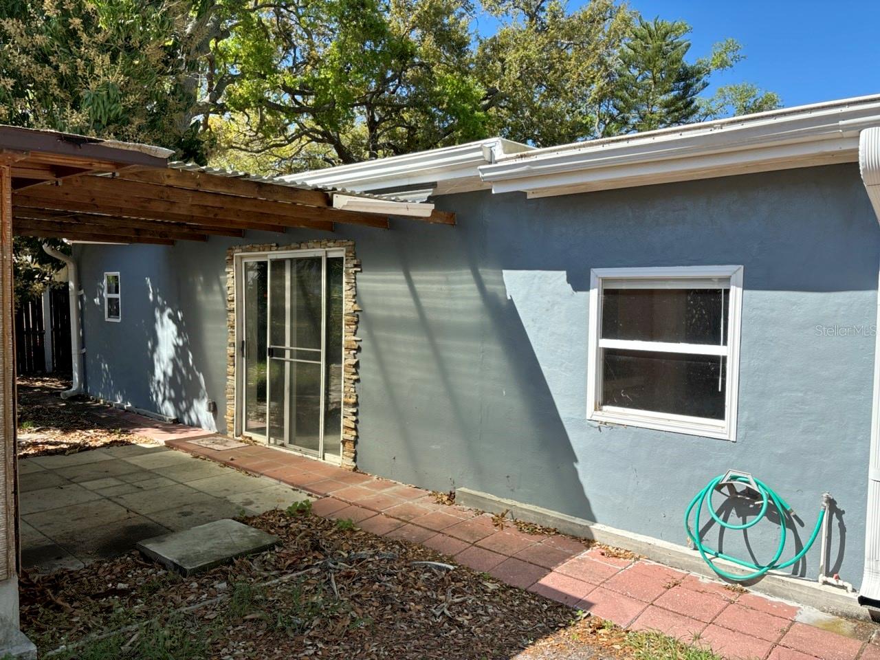 Image 3 of 13 For 2203 Gladys Street