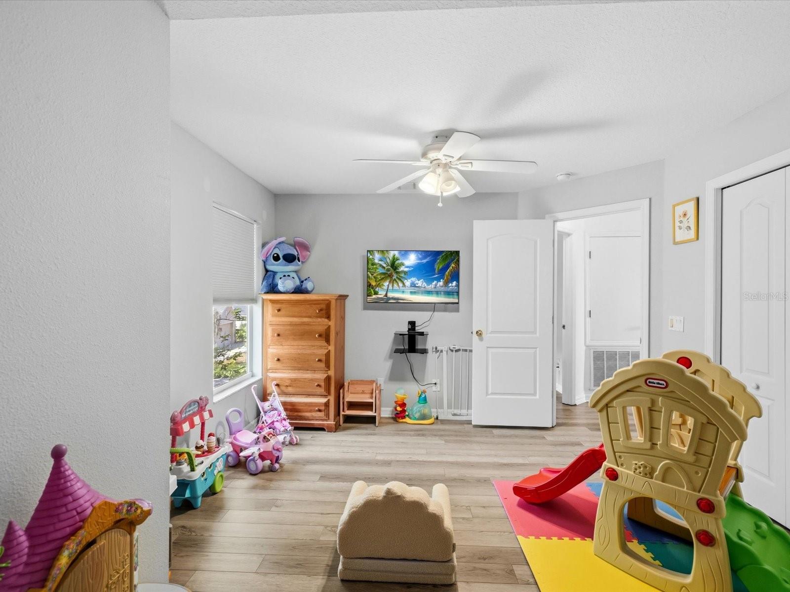 Image 32 of 83 For 21014 Follensby Court