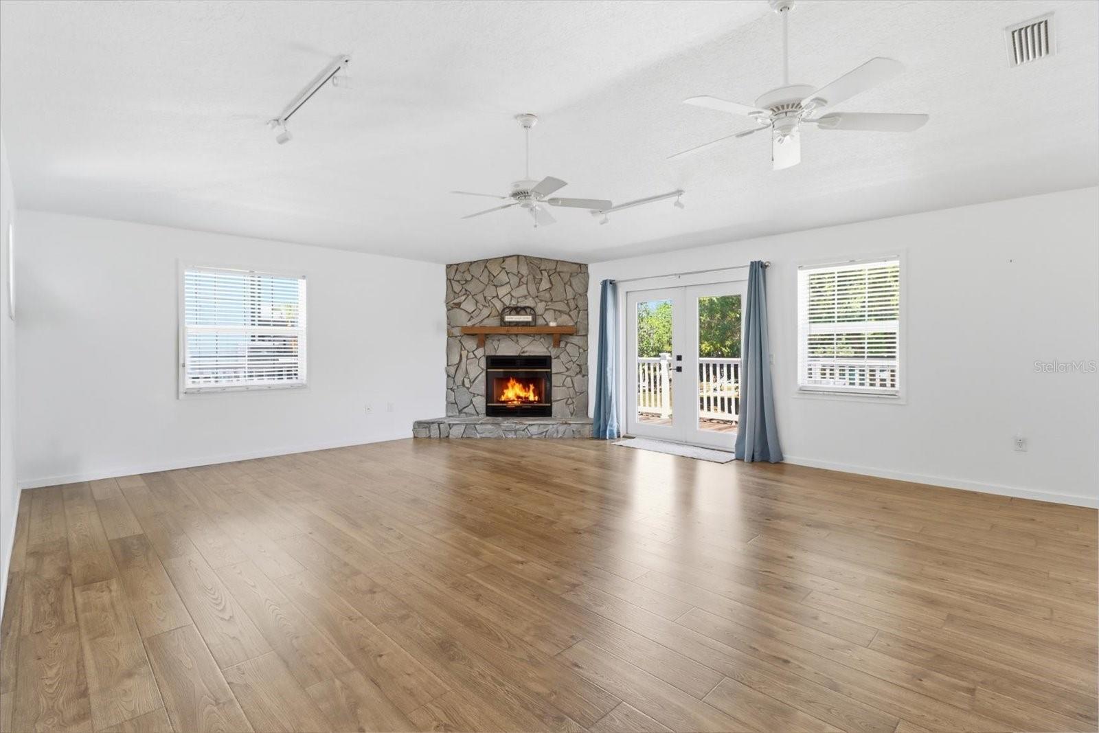Image 14 of 56 For 1931 18th Street
