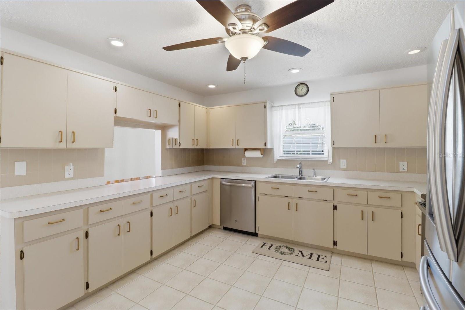 Image 22 of 56 For 1931 18th Street