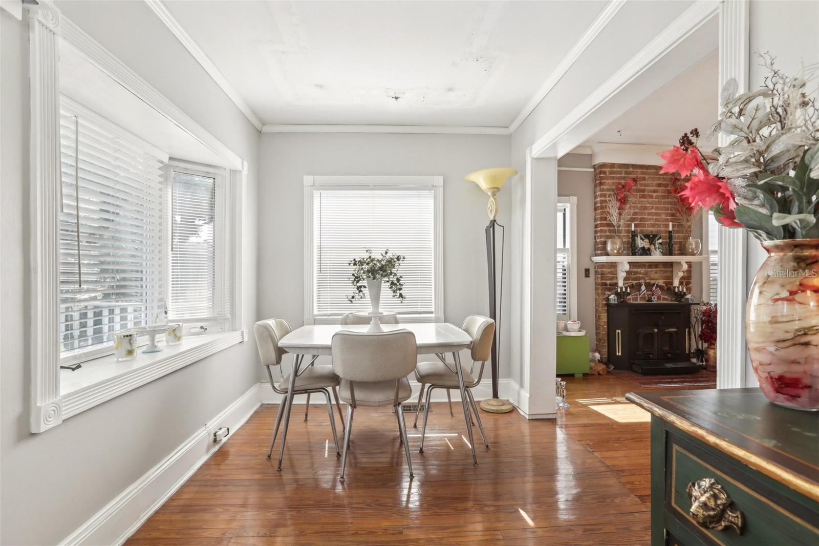 Image 11 of 40 For 757 32nd Avenue N