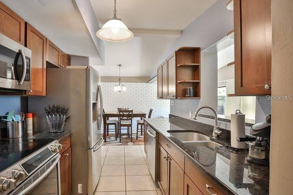 Image 9 of 13 For 3214 Coachman Avenue