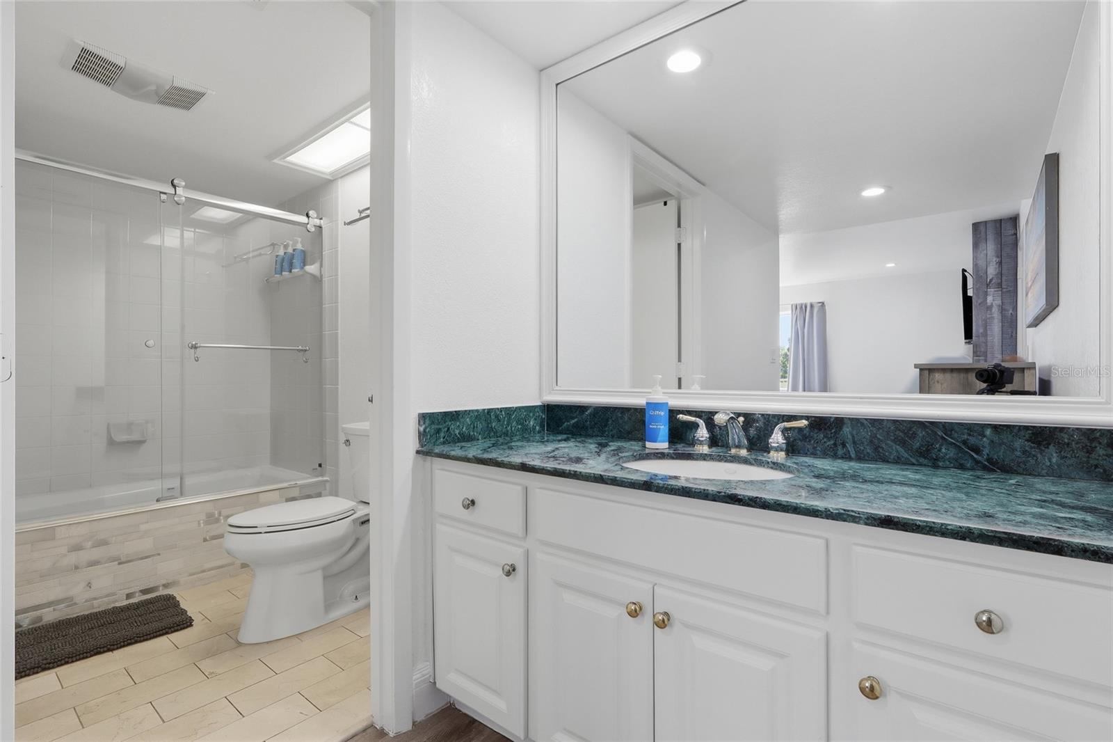 Image 22 of 42 For 29300 Bay Hollow Drive 3257