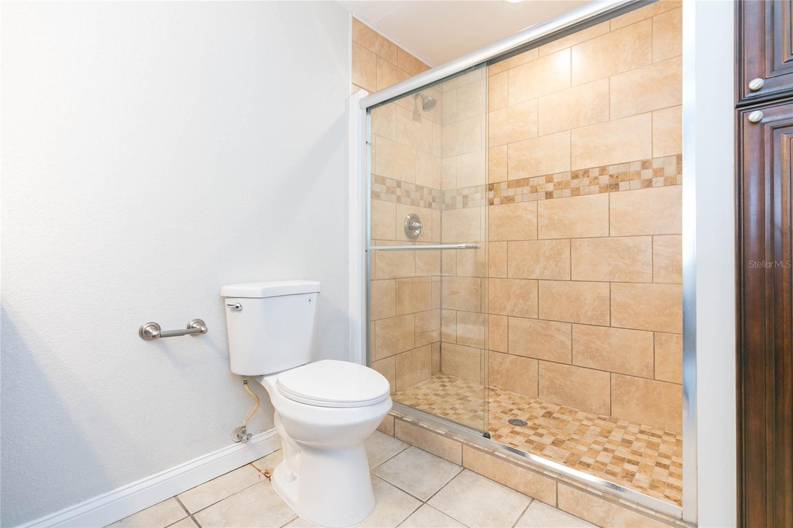 Image 16 of 45 For 13410 Lee Street