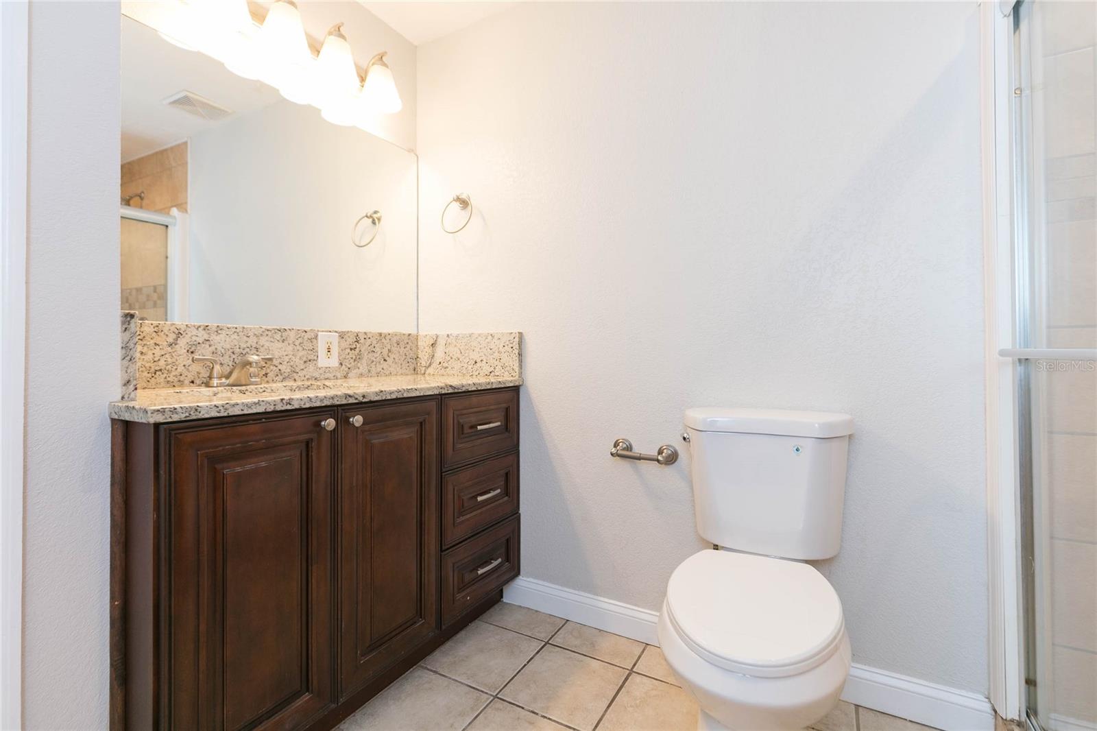 Image 17 of 45 For 13410 Lee Street