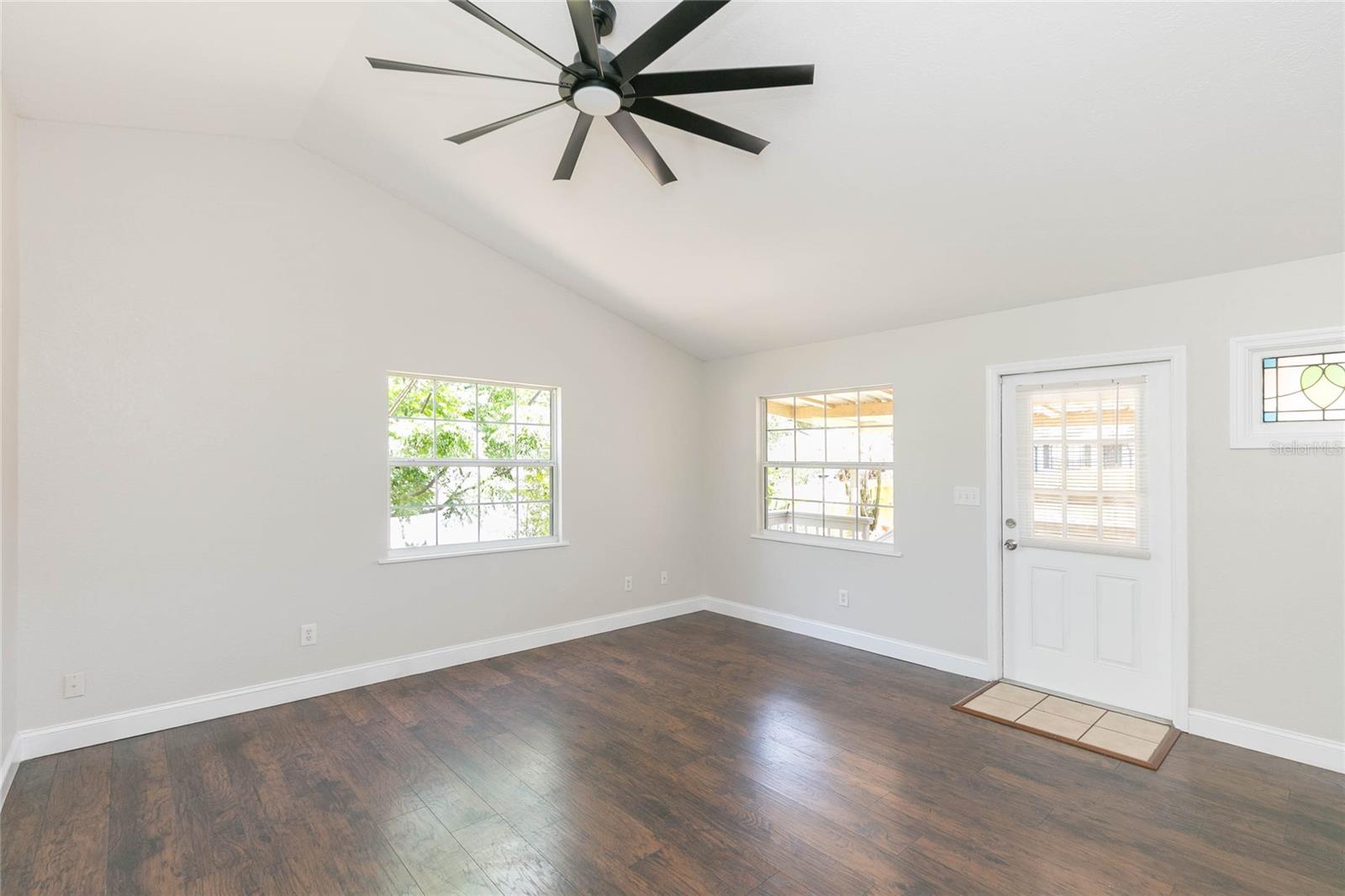 Image 4 of 45 For 13410 Lee Street