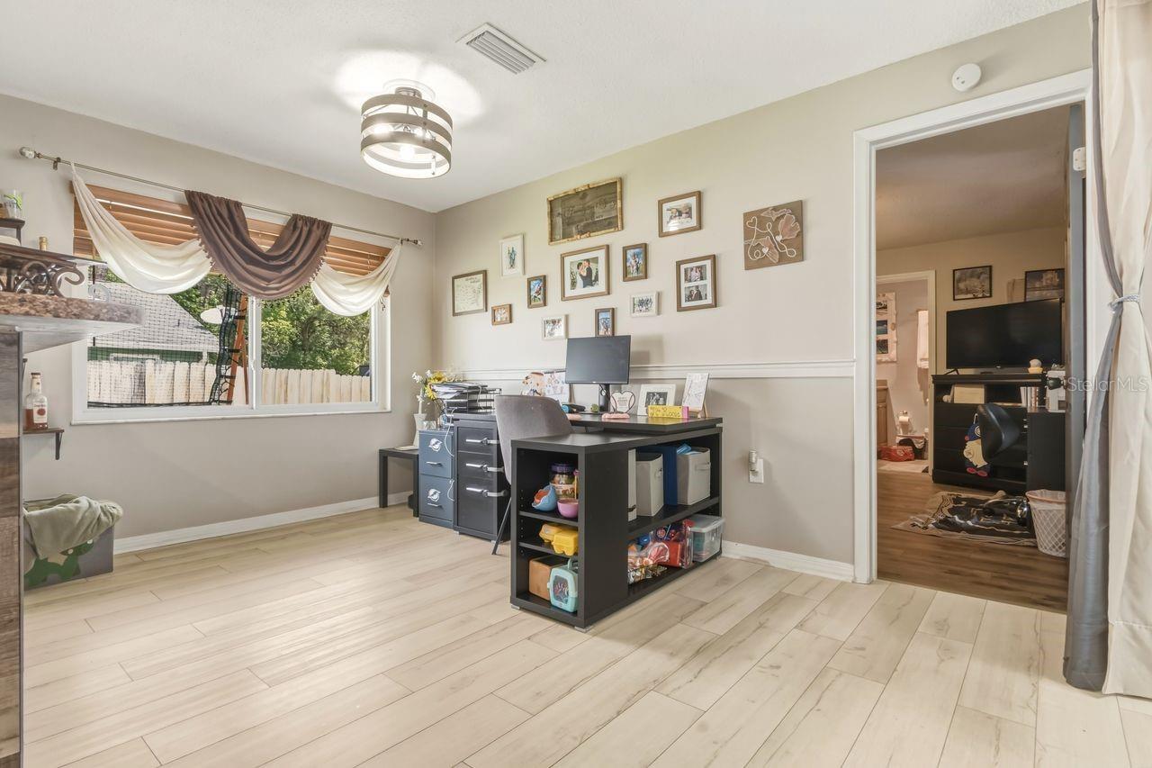 Image 18 of 38 For 1387 Disston Avenue