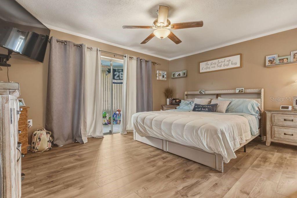 Image 20 of 38 For 1387 Disston Avenue