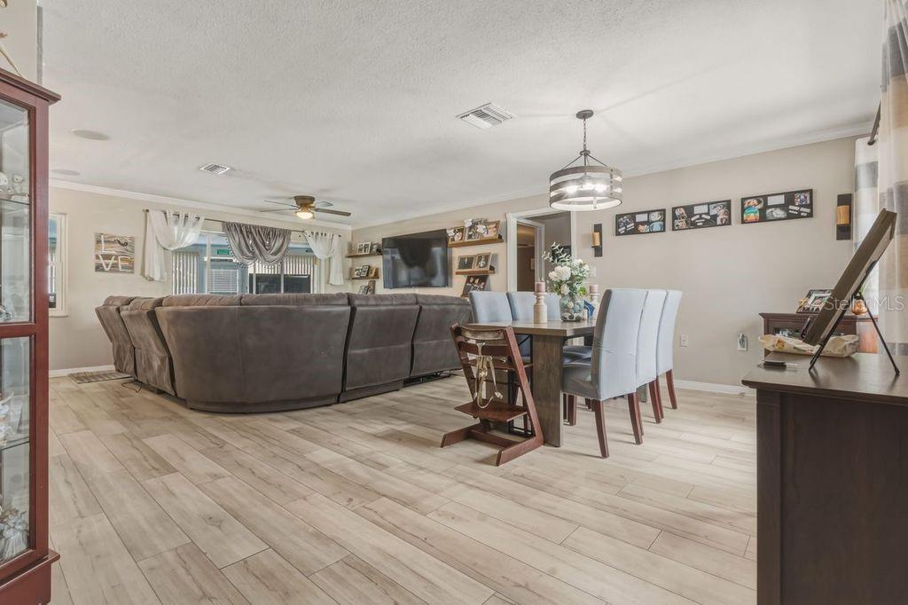 Image 3 of 38 For 1387 Disston Avenue
