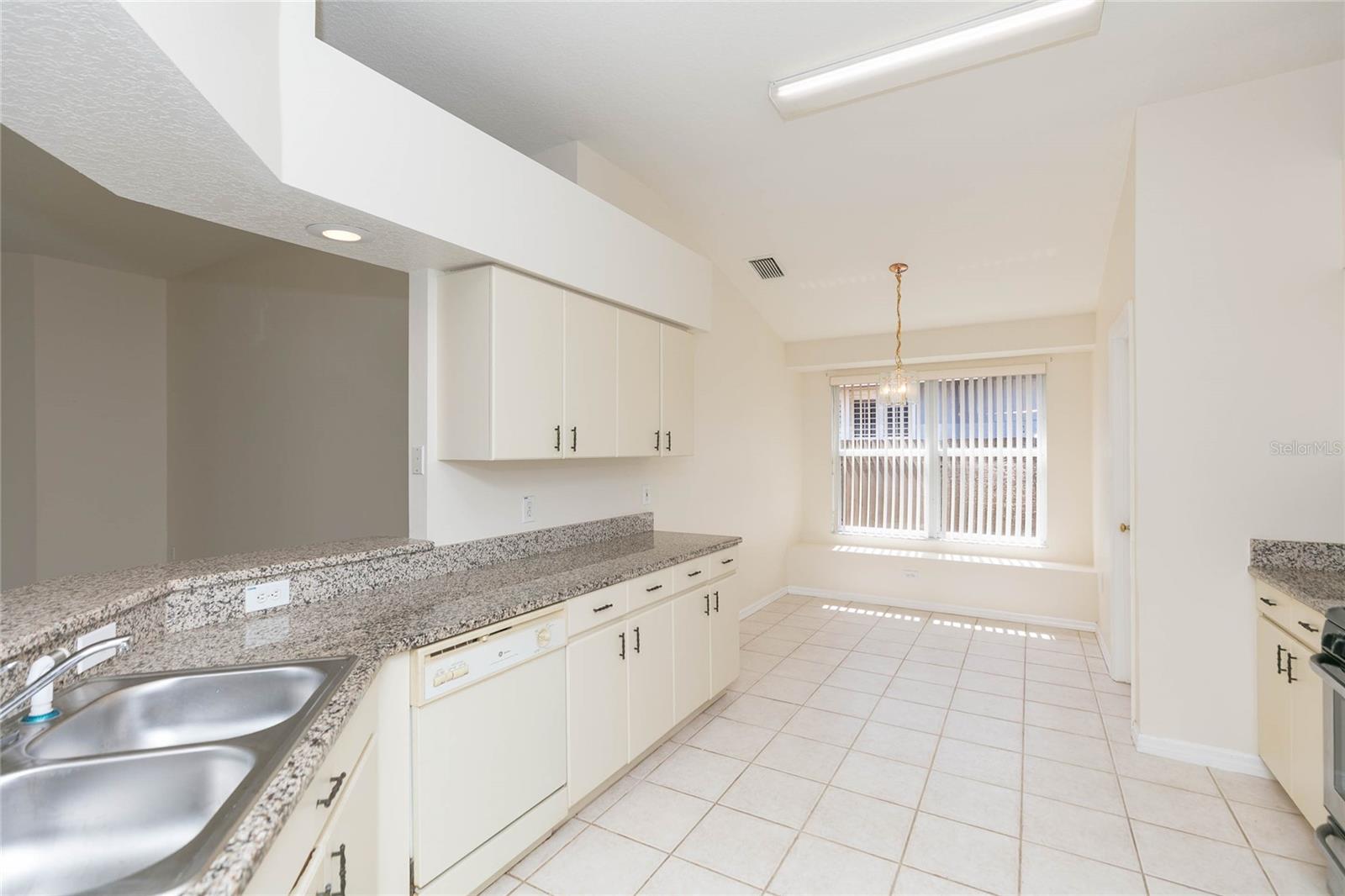 Image 12 of 52 For 22704 Roderick Drive