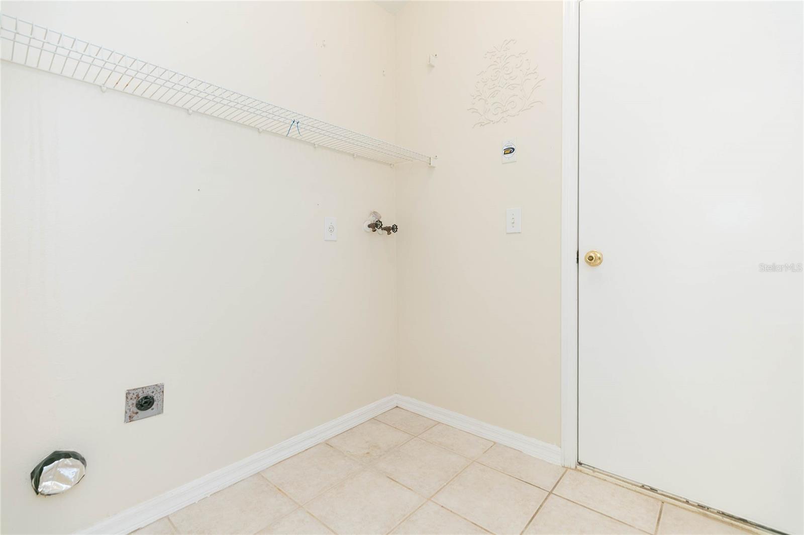 Image 14 of 52 For 22704 Roderick Drive