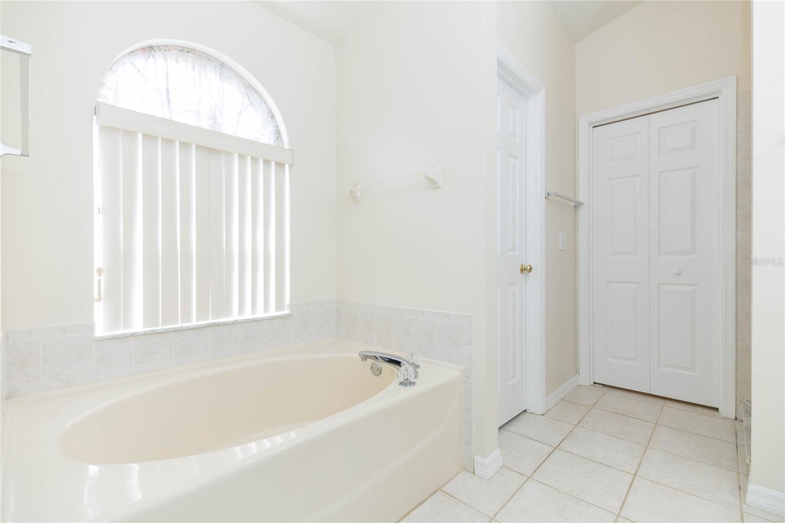 Image 29 of 52 For 22704 Roderick Drive