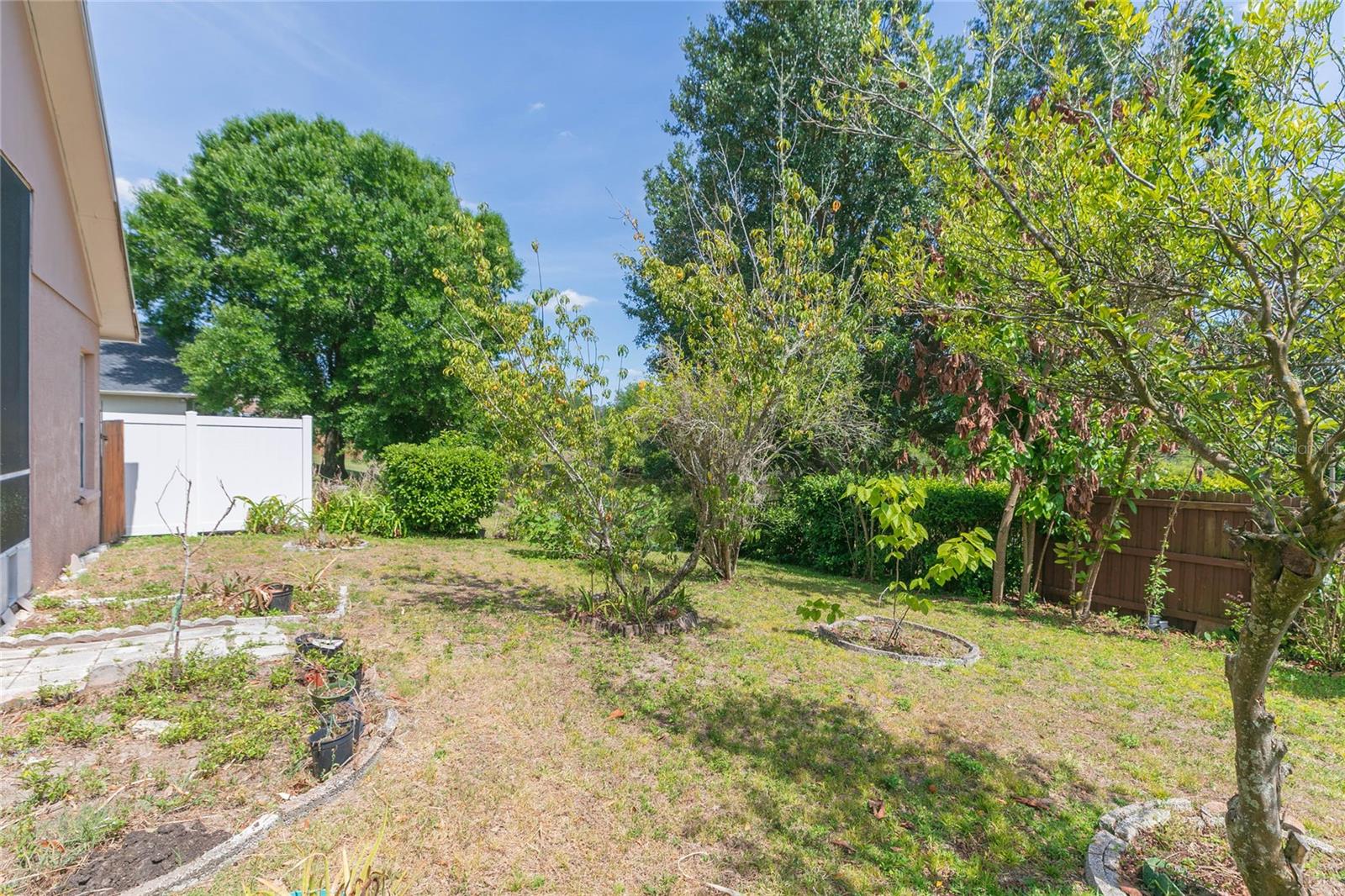 Image 36 of 52 For 22704 Roderick Drive