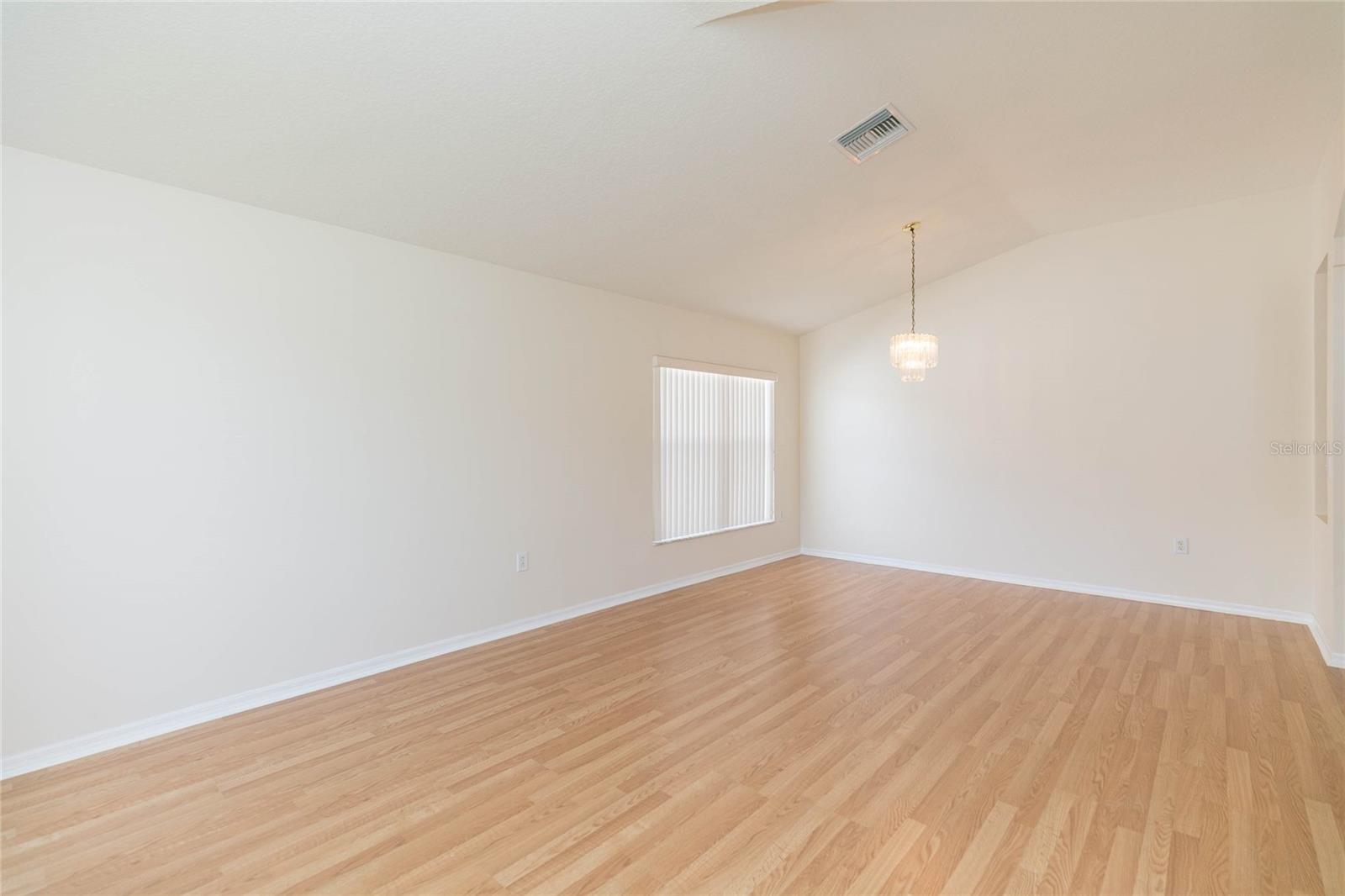 Image 7 of 52 For 22704 Roderick Drive
