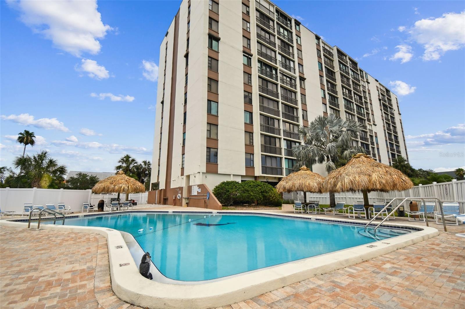 Image 2 of 34 For 255 Dolphin Point 207