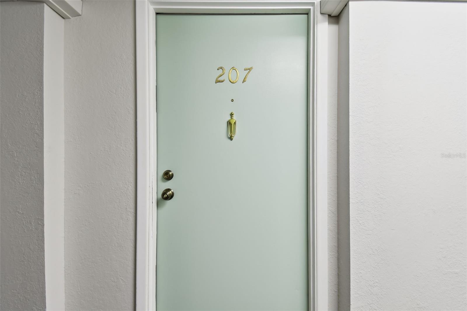 Image 3 of 34 For 255 Dolphin Point 207