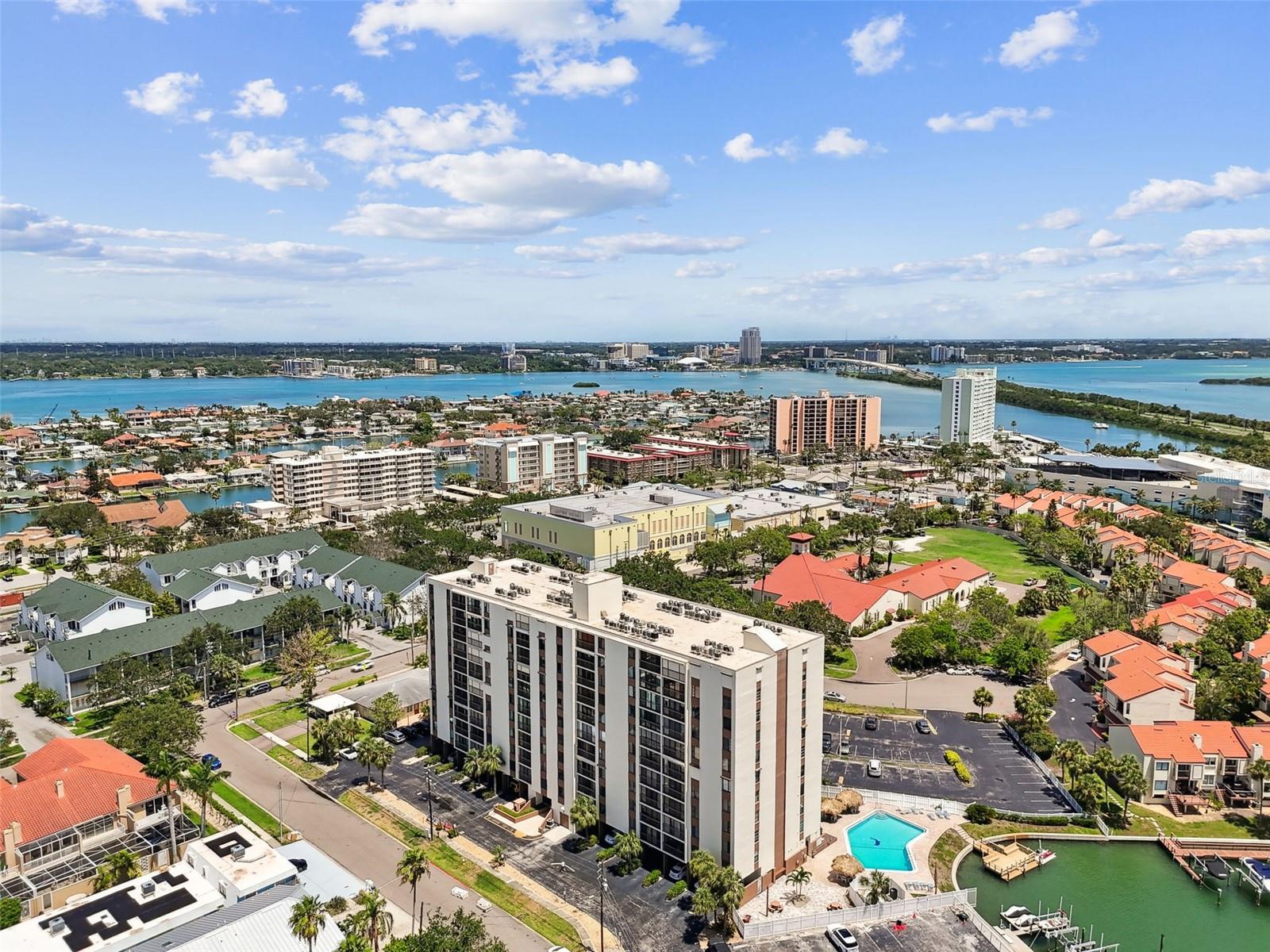 Image 30 of 34 For 255 Dolphin Point 207
