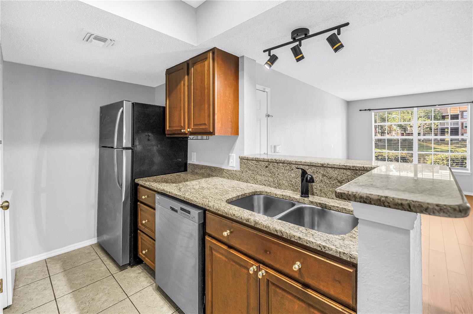 Image 11 of 34 For 10200 Gandy Boulevard N 807