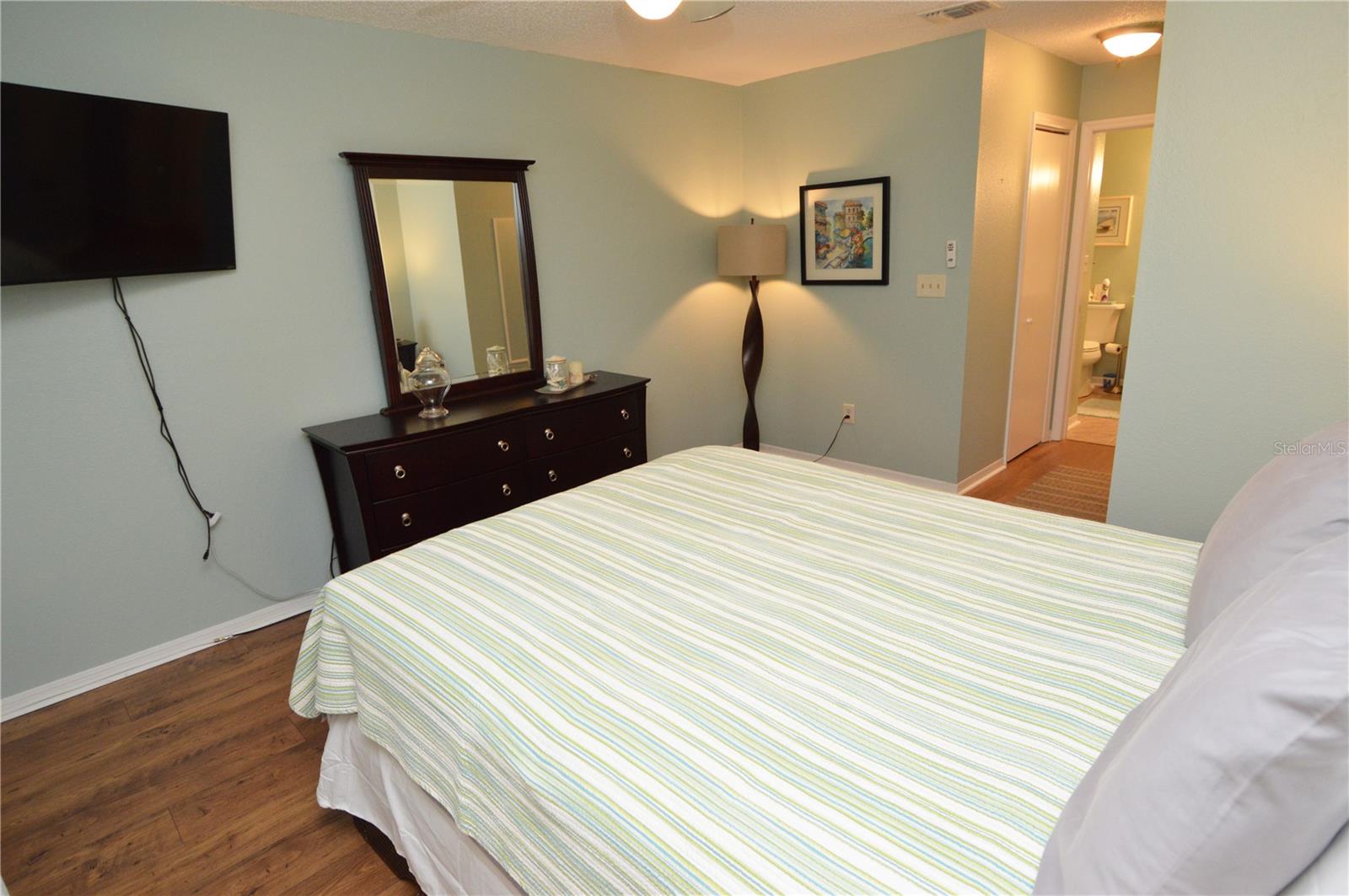 Image 40 of 97 For 10263 Gandy Boulevard N 2403