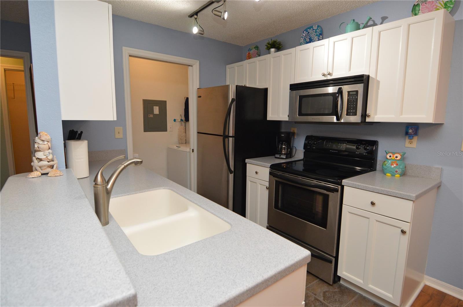 Image 6 of 97 For 10263 Gandy Boulevard N 2403