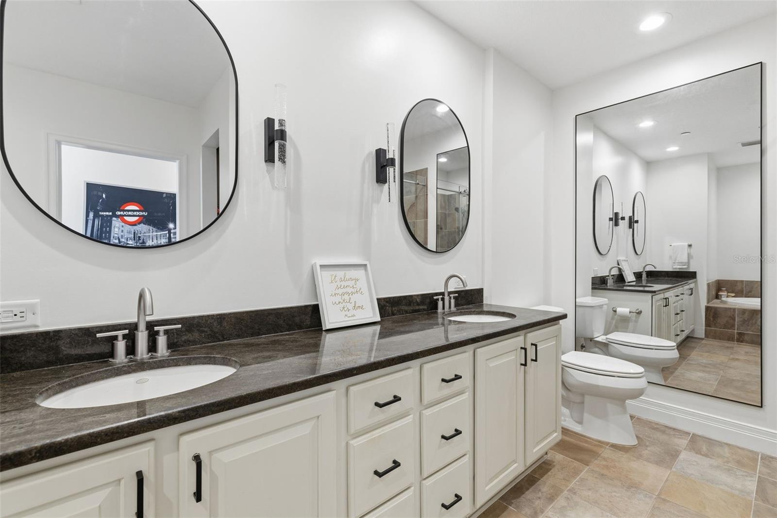 Image 13 of 34 For 449 12th Street 604