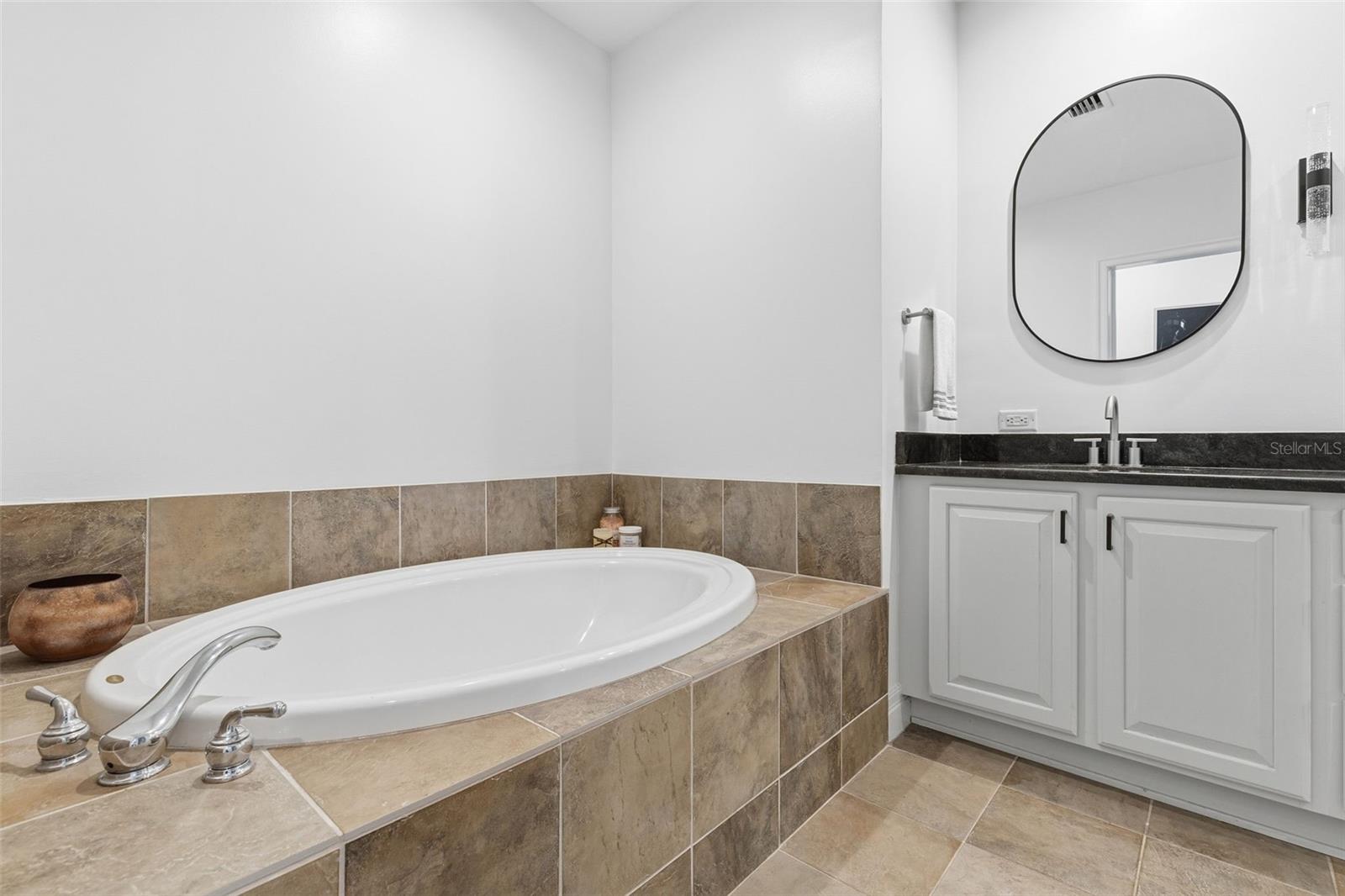 Image 15 of 34 For 449 12th Street 604